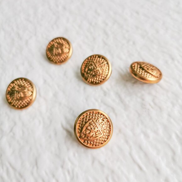 0.7" Vintage Gold Lion Shield Metal Buttons Set 5 - Picture 1 of 4